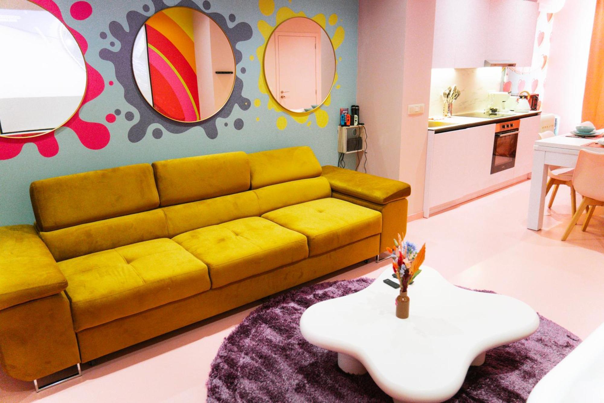 Capsule Girl Power Spa - Balneo - Sauna - Karaoke - Billard - 2 Chambres シャルルロワ エクステリア 写真