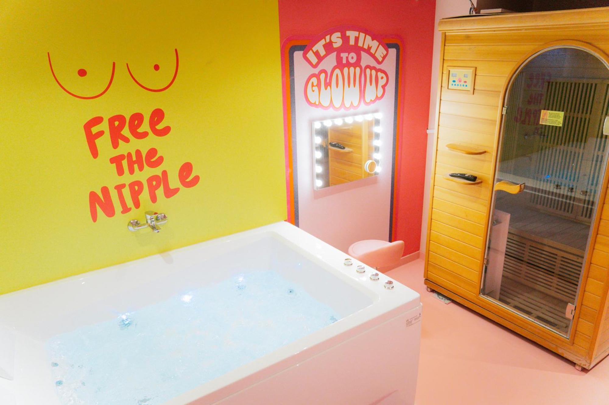Capsule Girl Power Spa - Balneo - Sauna - Karaoke - Billard - 2 Chambres シャルルロワ エクステリア 写真