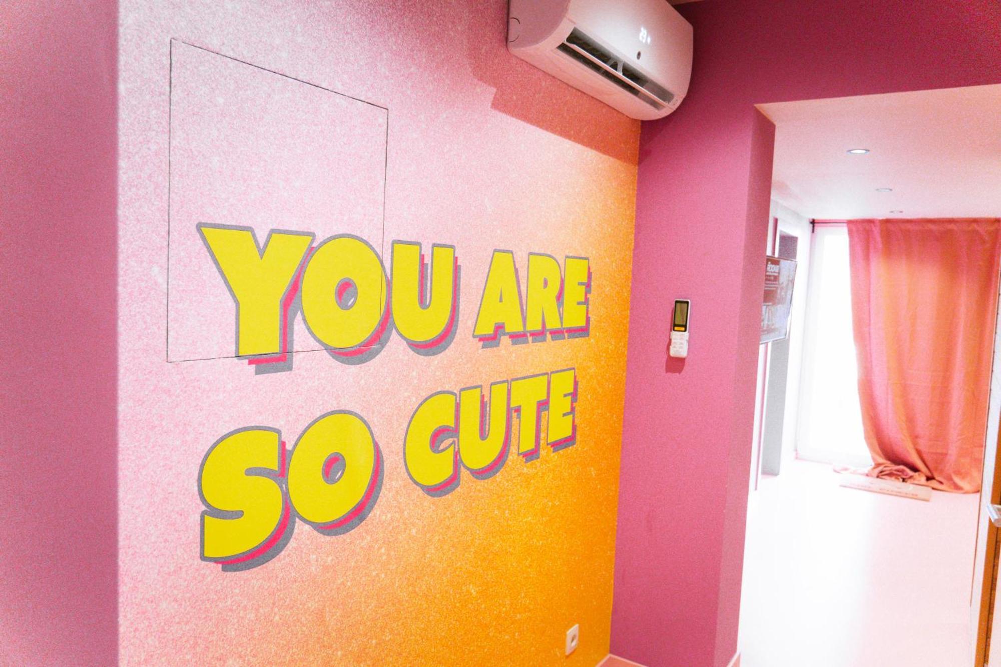 Capsule Girl Power Spa - Balneo - Sauna - Karaoke - Billard - 2 Chambres シャルルロワ エクステリア 写真